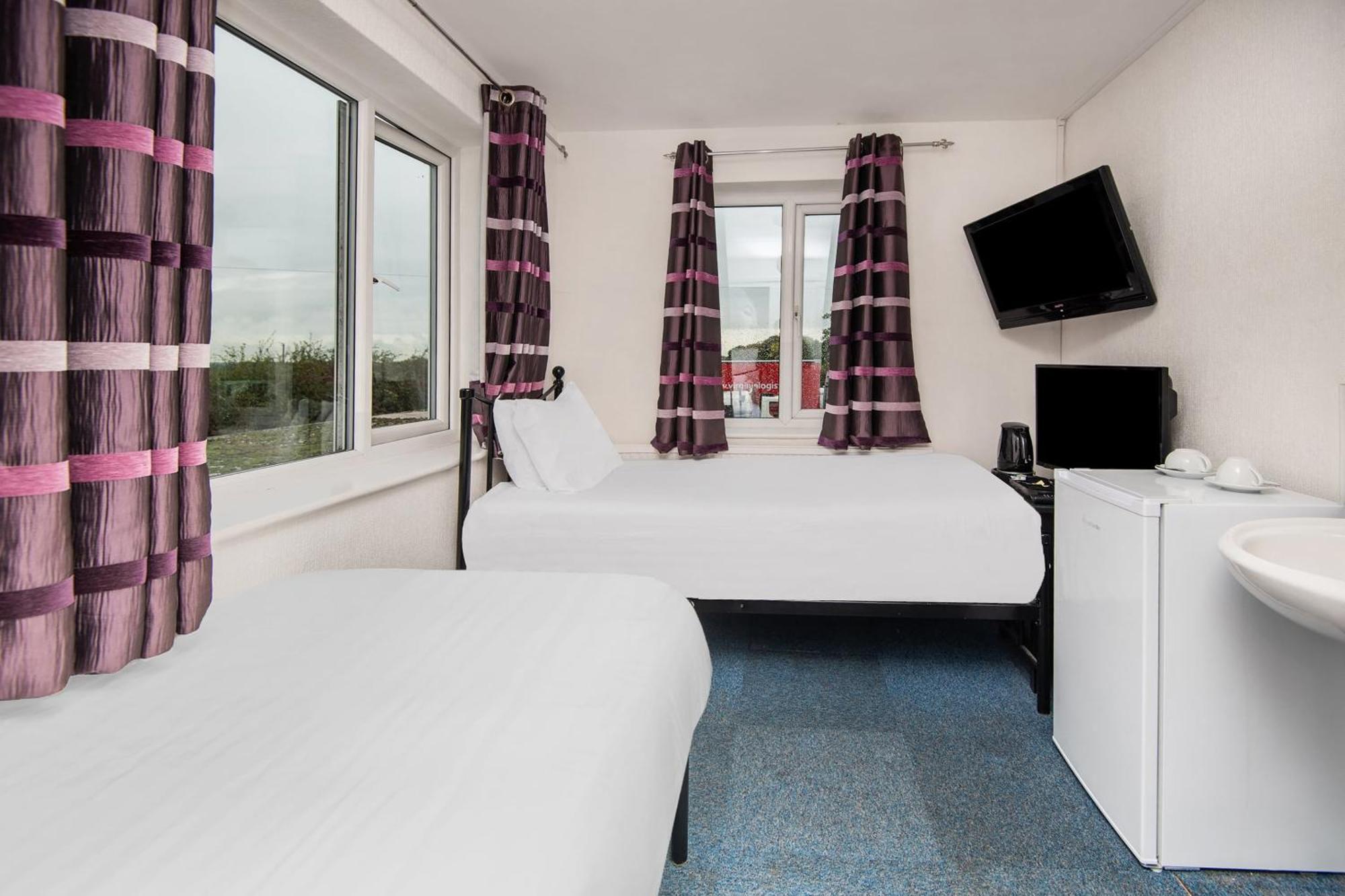 Chris'S Motel Stokenchurch Zewnętrze zdjęcie