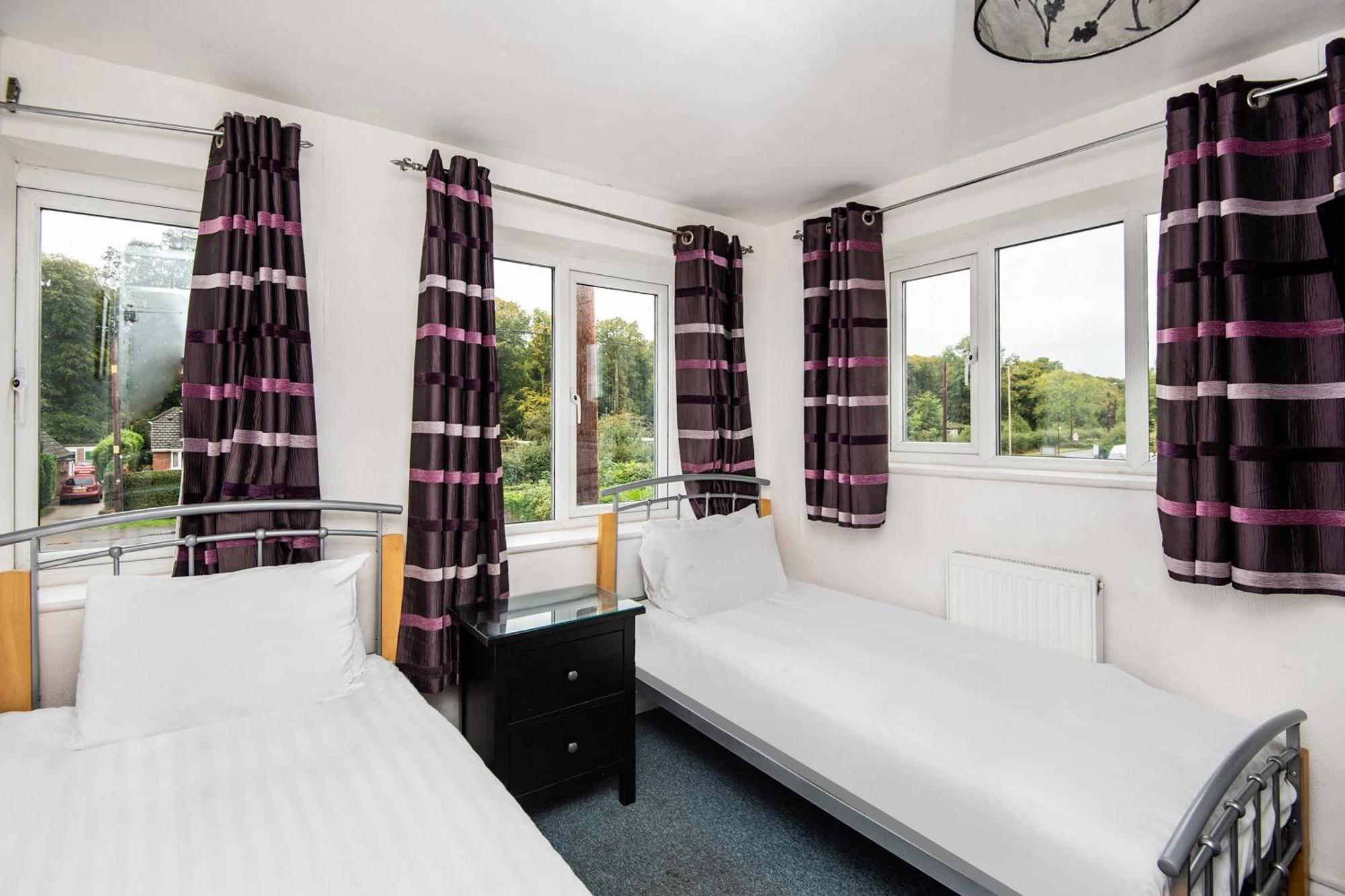 Chris'S Motel Stokenchurch Zewnętrze zdjęcie