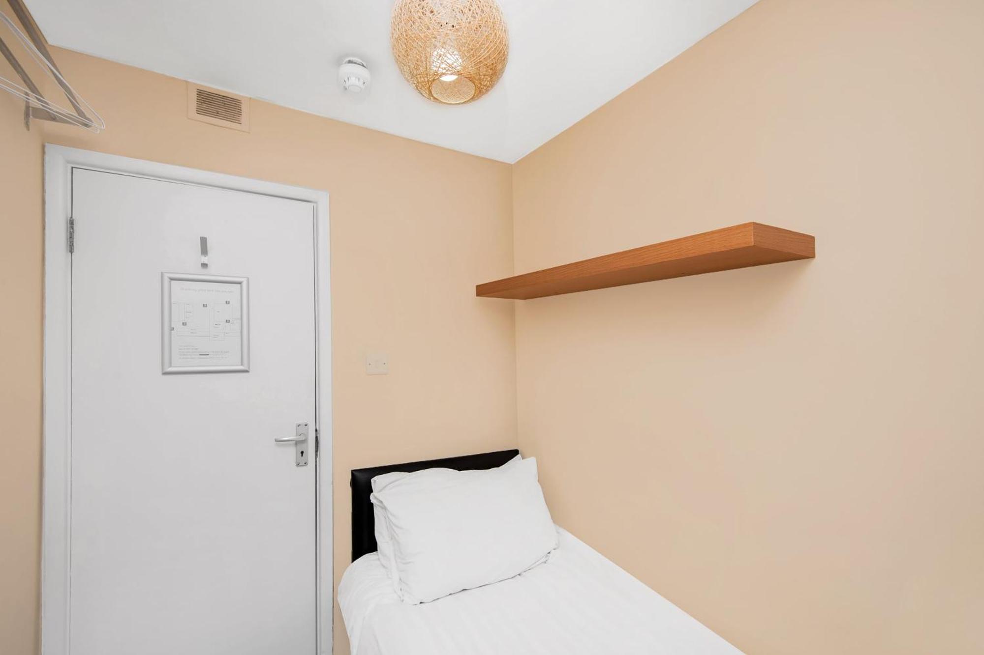 Chris'S Motel Stokenchurch Zewnętrze zdjęcie